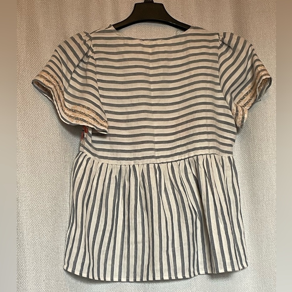NWT Savanna Jane embroidered top - Picture 2 of 6
